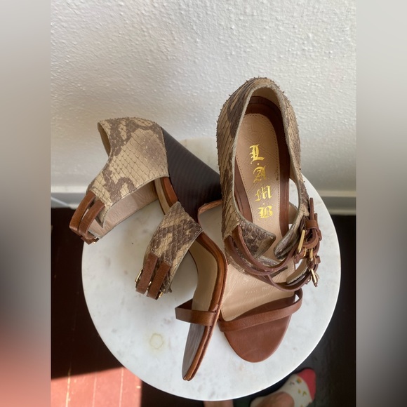 L.A.M.B Women Tan Brown Platform Pumps Snake Embossed High Heels Sandals - Picture 3 of 7